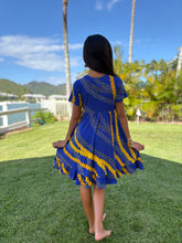 Load image into Gallery viewer, Buff &#39;n Blue Puakenikeni Girls Short Sleeve Twirl Dress
